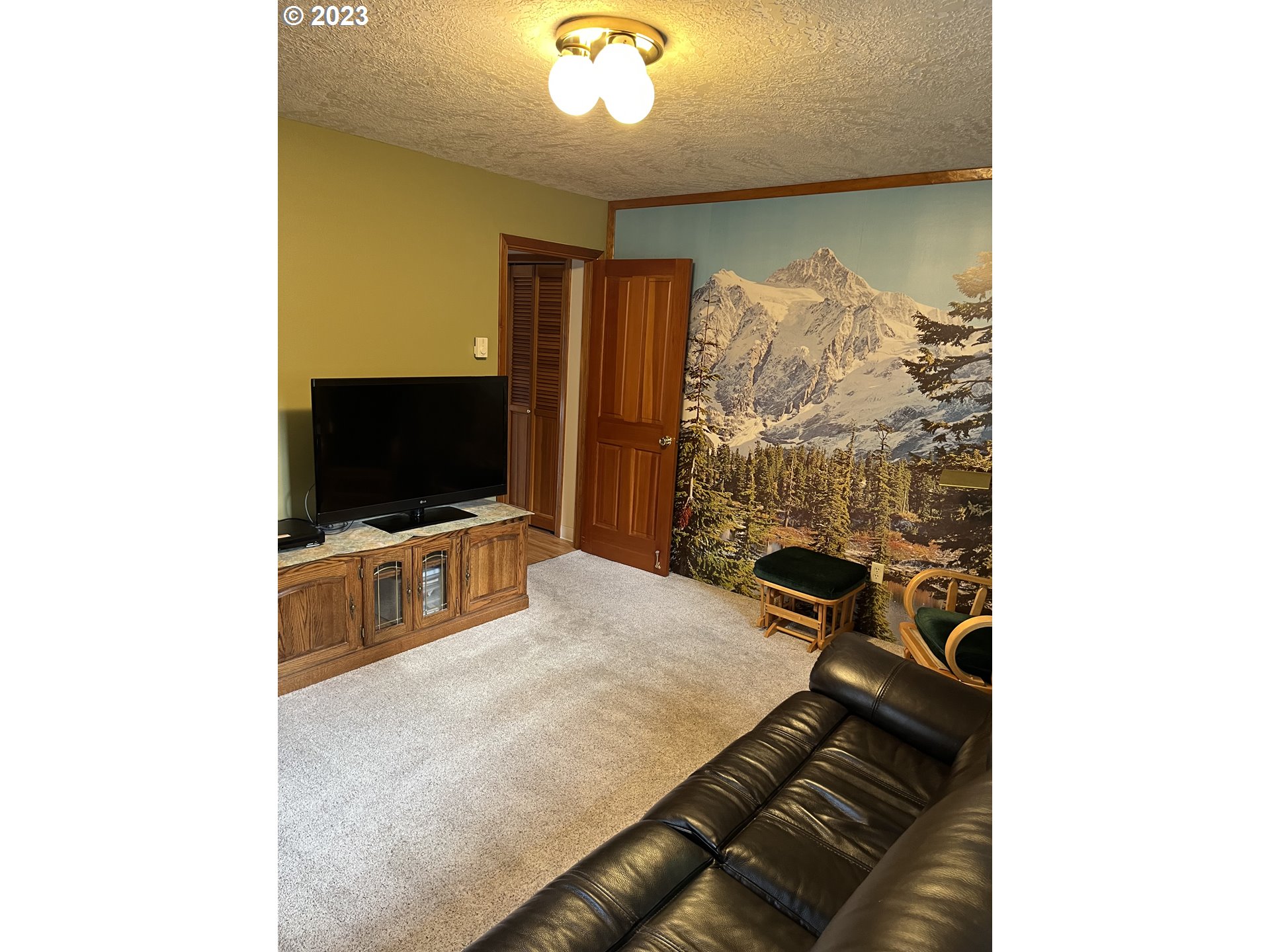 515 Wilson Road Mosier, OR 97040 - Photo 18 of 32 Bedroom