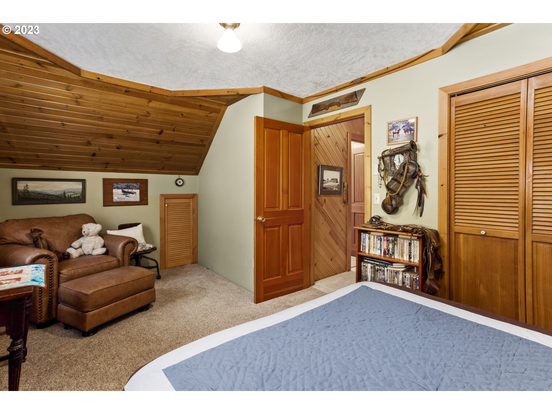 515 Wilson Road Mosier, OR 97040 - Photo 21 of 32 Bedroom