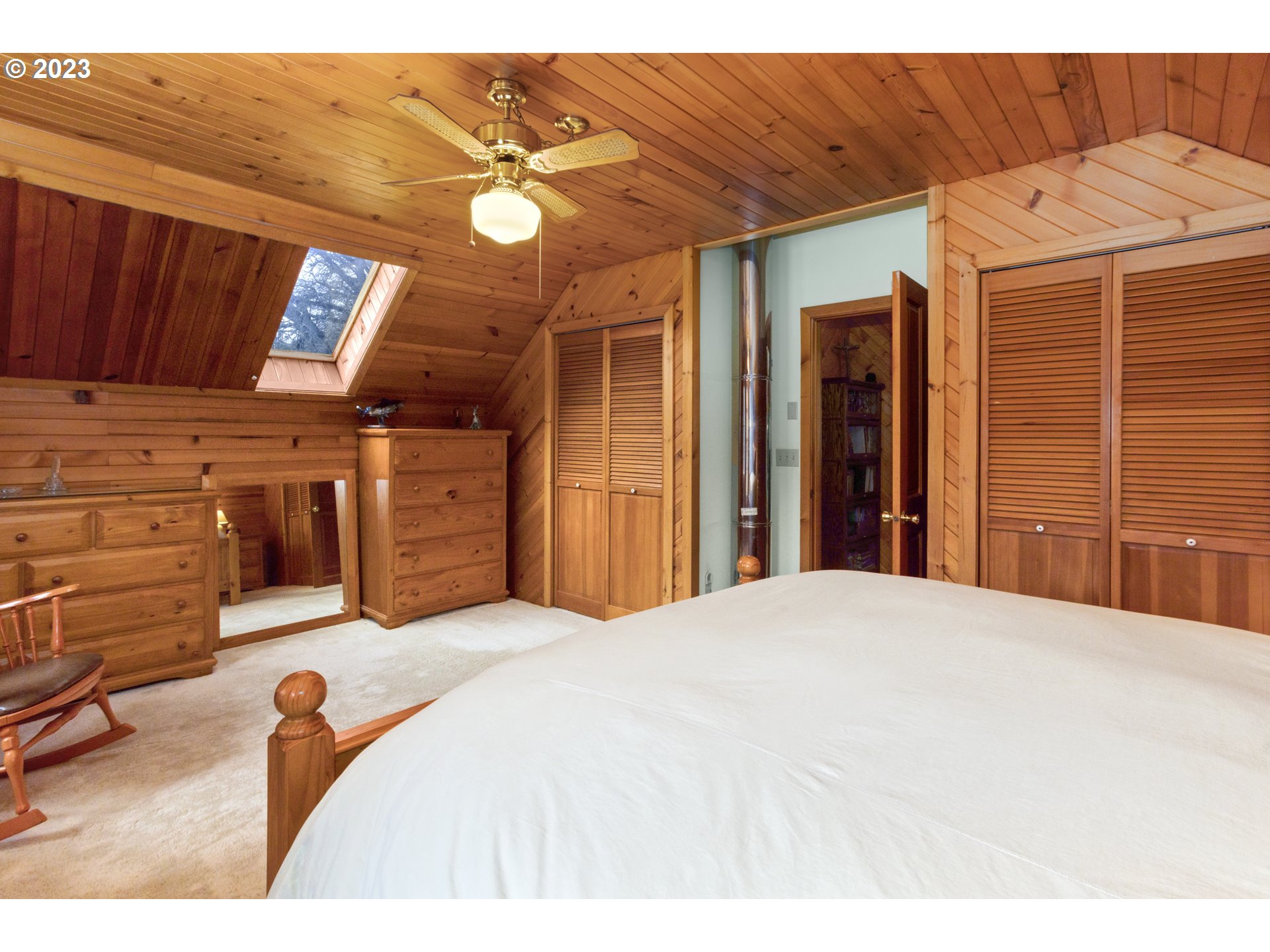 515 Wilson Road Mosier, OR 97040 - Photo 23 of 32 Bedroom