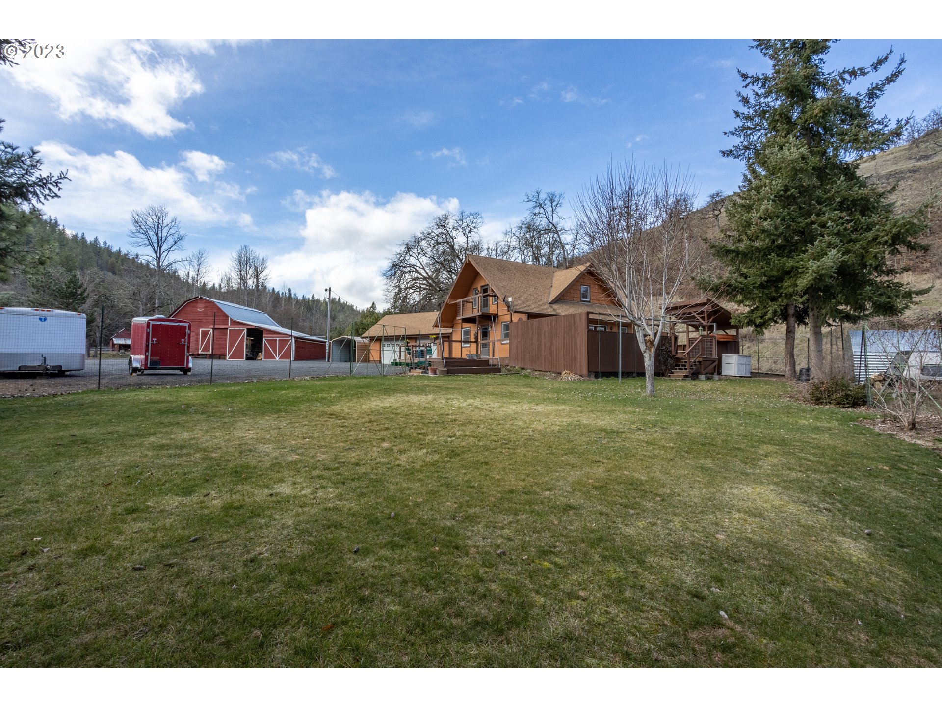 515 Wilson Road Mosier, OR 97040 - Photo 5 of 32 Gallery Image 5
