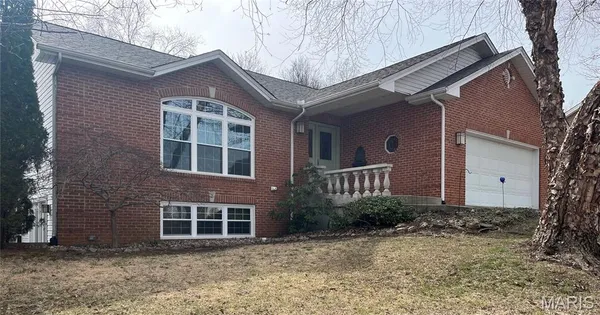 $337,500 | 950 Hidden Cove, Belleville, IL 62223