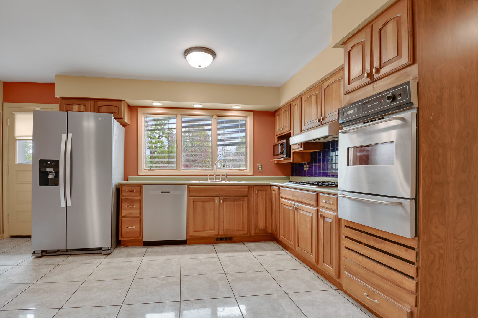 18751 Kings Road Homewood, IL 60430 - Photo 12 of 46 Gallery Image 12