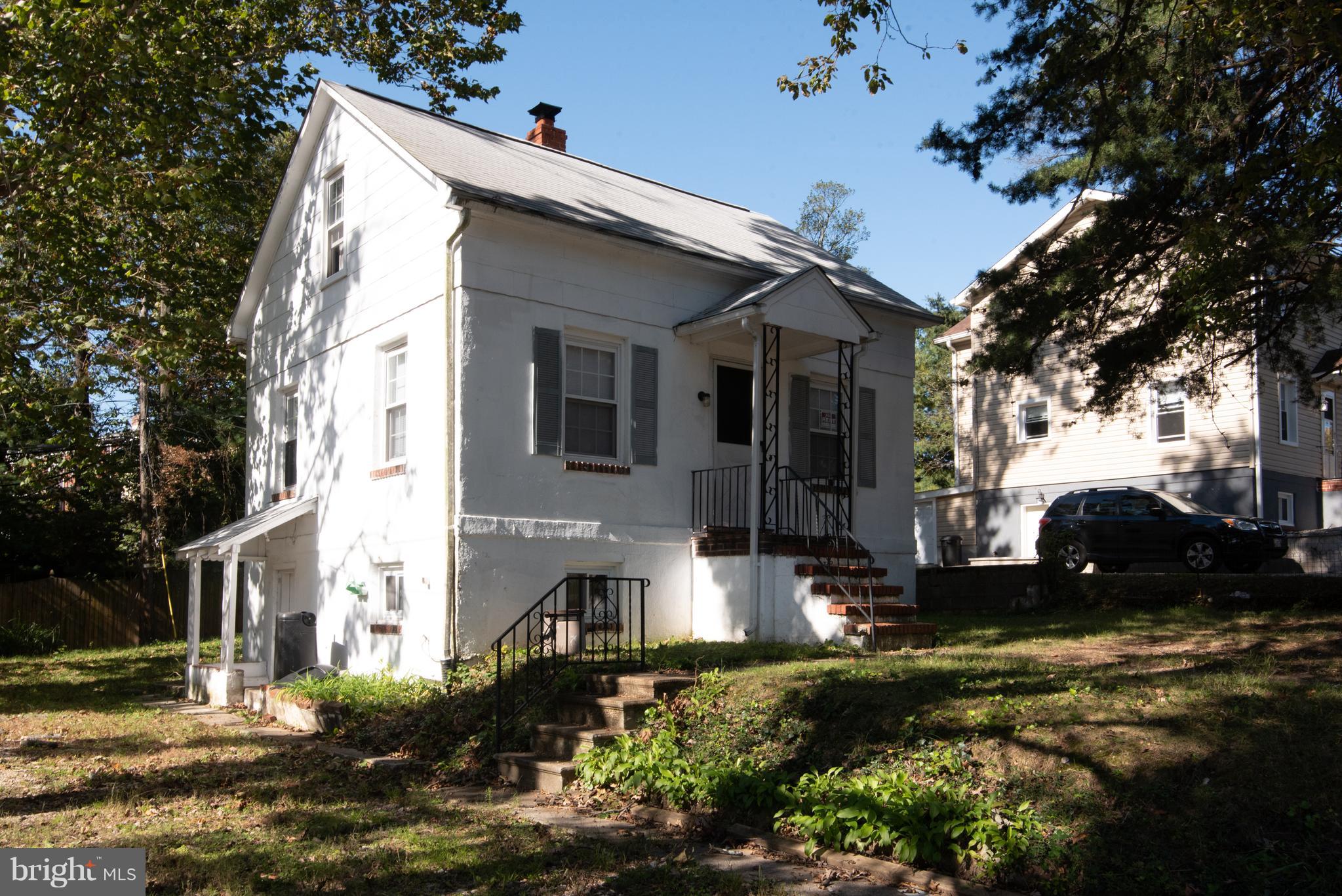 8124 Dalesford Road Baltimore, MD 21234 - Photo 4 of 28