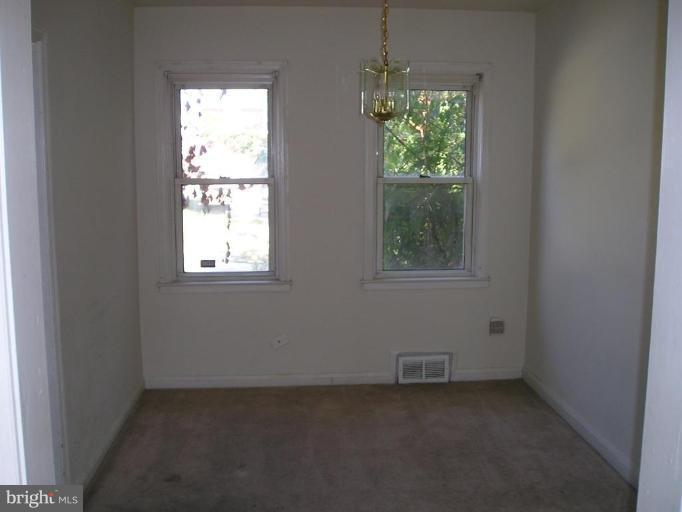 1032 Cameron Road Baltimore, MD 21212 - Photo 5 of 8 Dining Room