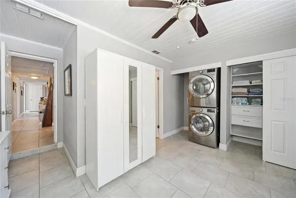 a view of a storage & utility room with washer and dryer