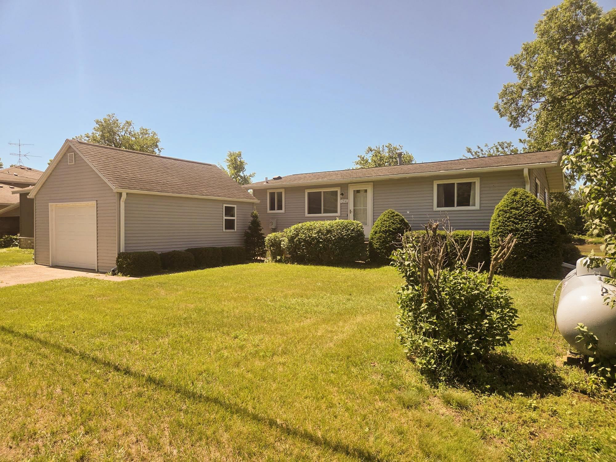 1216 Jack Oak Road Cassville, WI 53806 - Photo 9 of 20