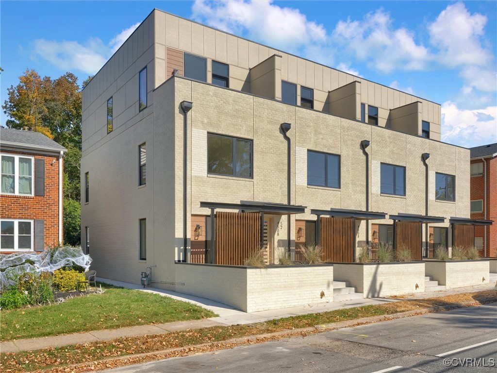 4508 Grove Avenue Richmond, VA 23221 - Photo 6 of 45