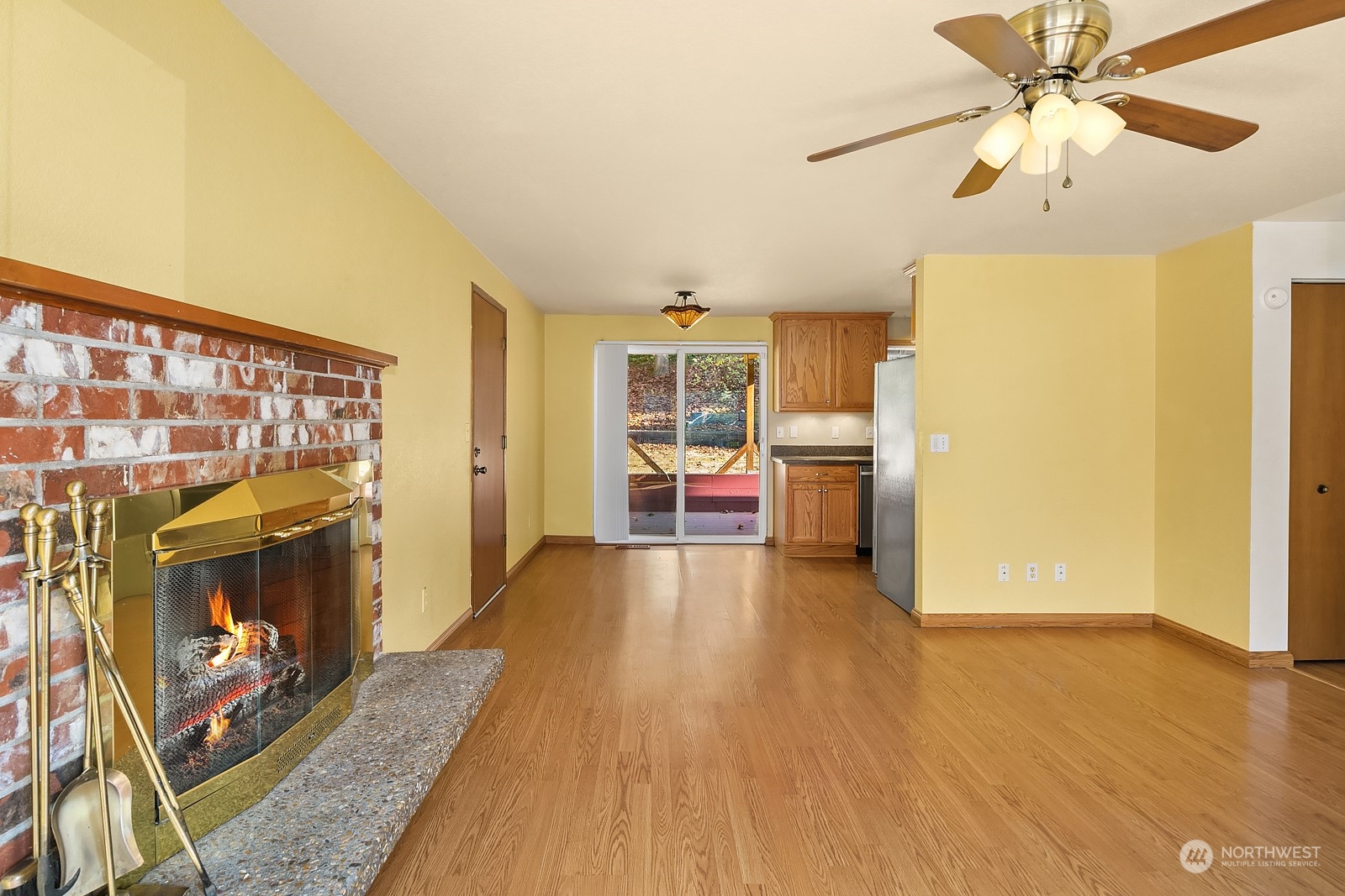 22931 19th Drive Southeast Bothell, WA 98021 - Photo 6 of 21 a view of a fireplace in a room