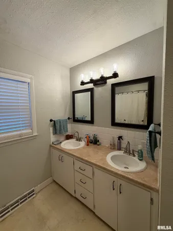 $155,000 | 820 West McDonough Street, Macomb, IL 61455