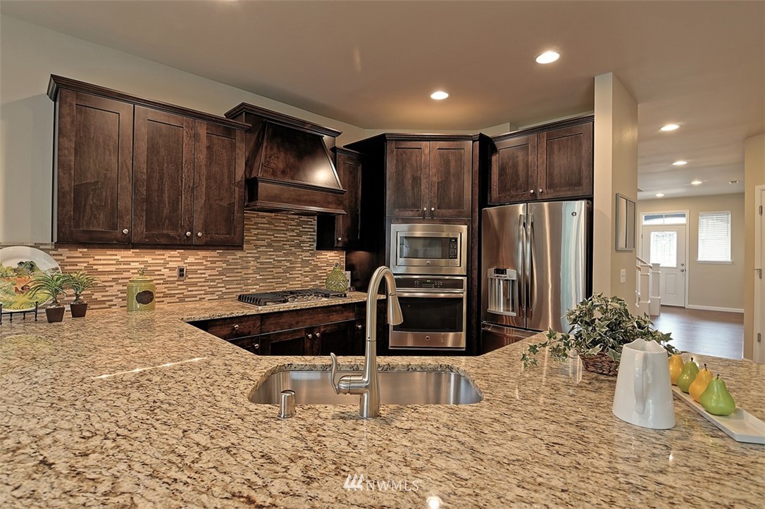 4107 181st Place Southeast Bothell, WA 98012 - Photo 3 of 25 Gallery Image 3