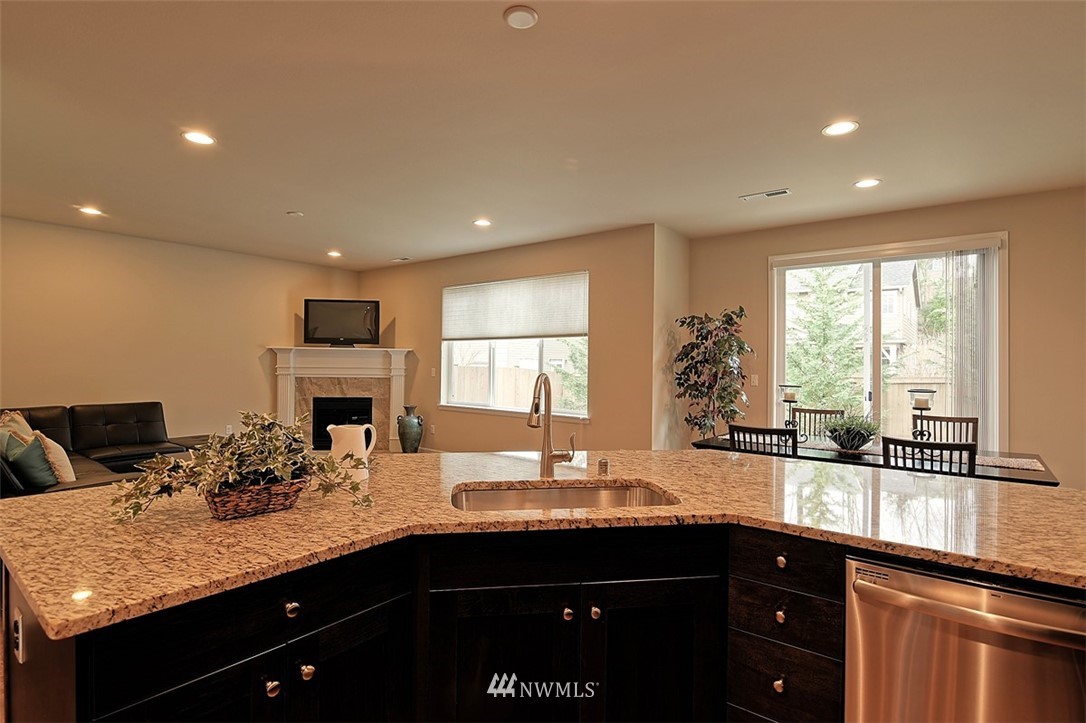 4107 181st Place Southeast Bothell, WA 98012 - Photo 5 of 25 Gallery Image 5