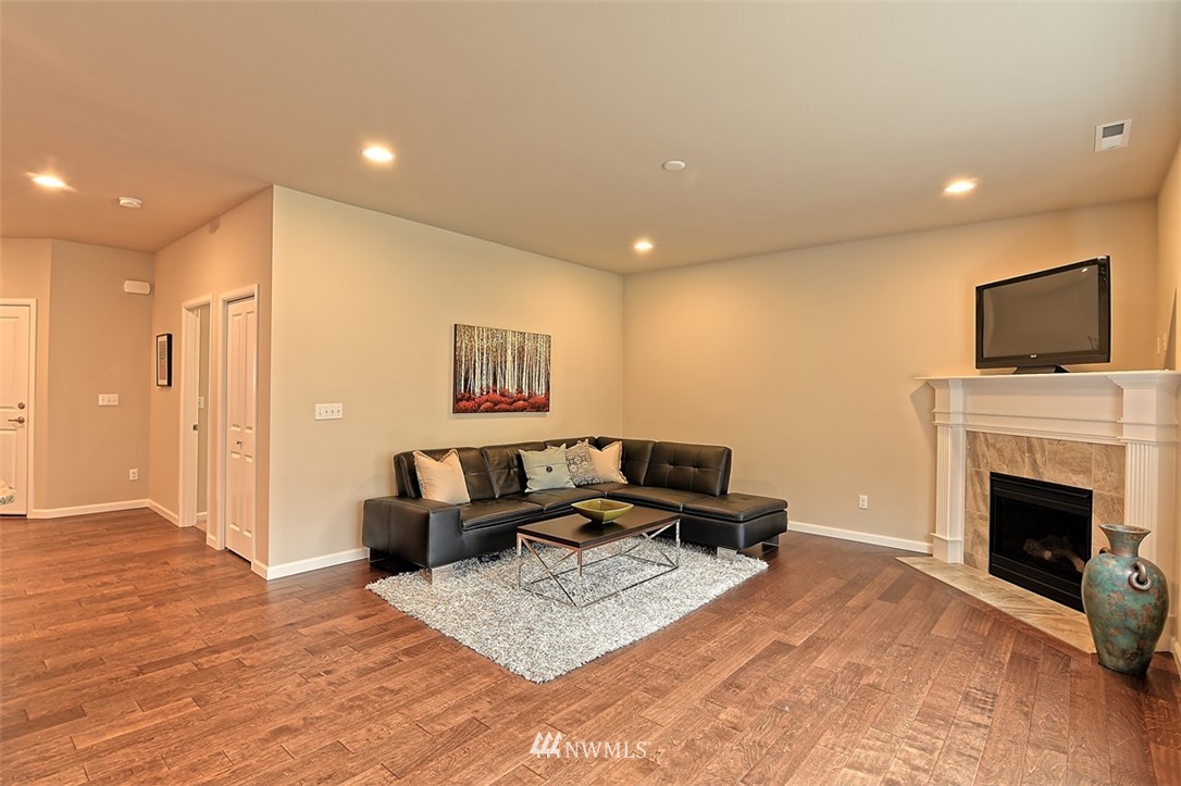 4107 181st Place Southeast Bothell, WA 98012 - Photo 9 of 25 Gallery Image 9