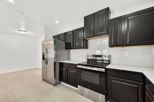 $1,950 | 501 Live Oak Street, Pasadena, TX 77506