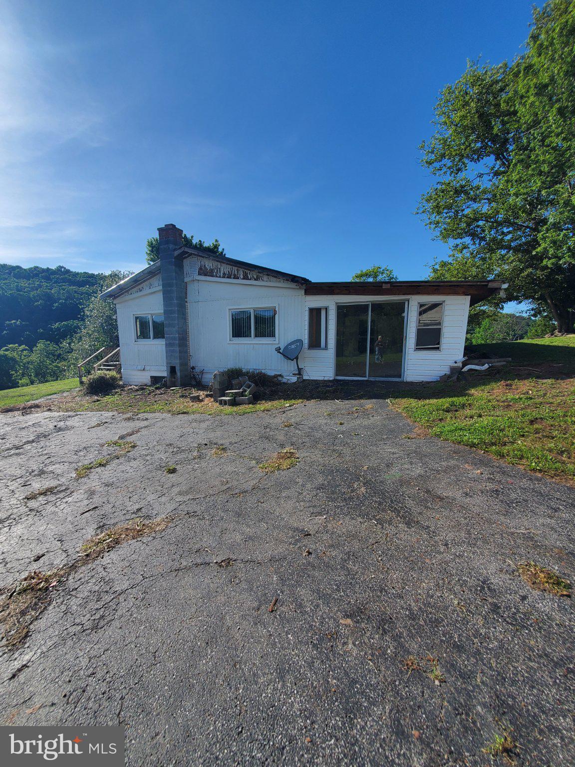 7881 Ford Hill Road Rio, WV 26755 - Photo 15 of 27 Charming home with scenic views.