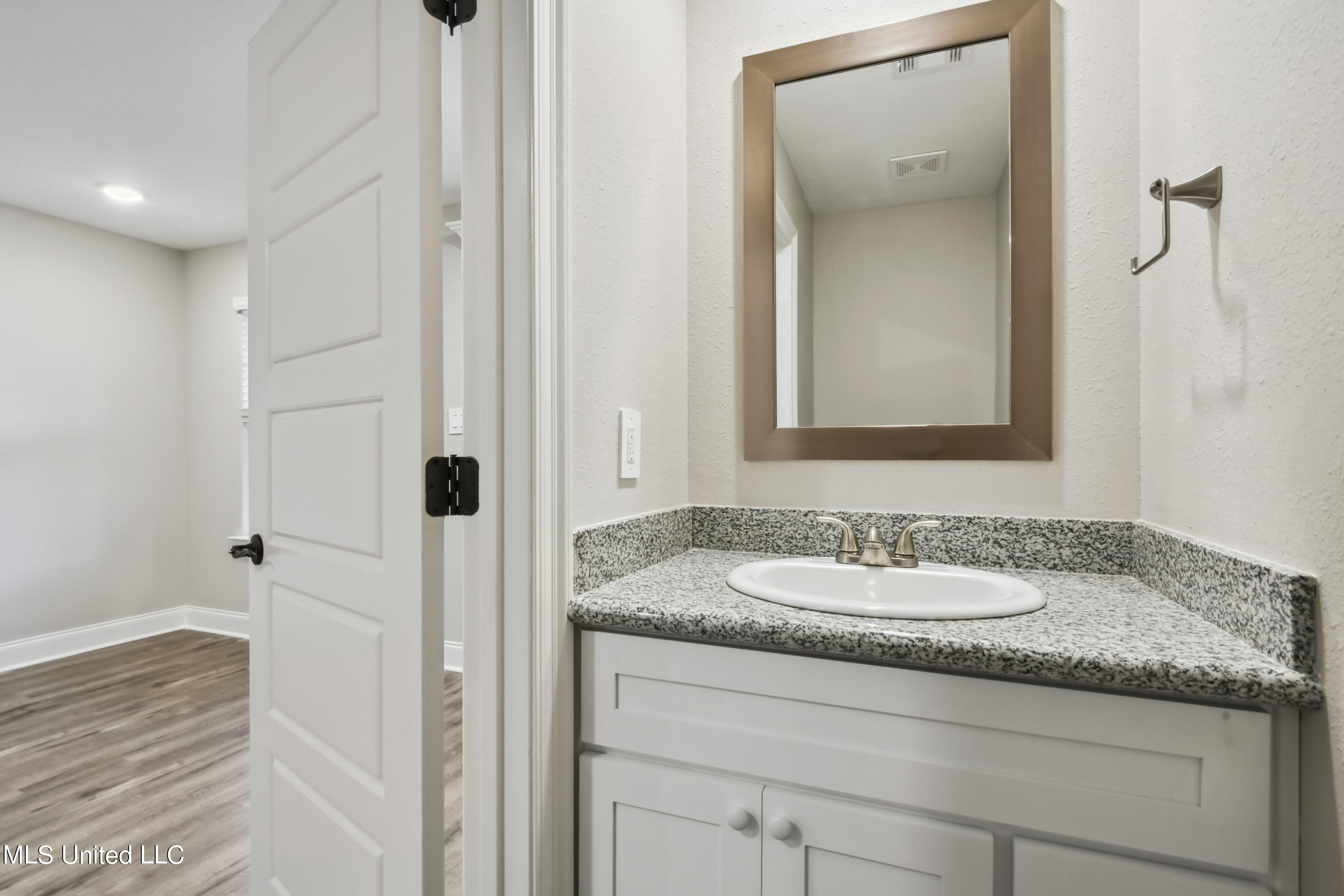 943 Motsie Road, Unit 25 Biloxi, MS 39532 - Photo 9 of 21 0011-011