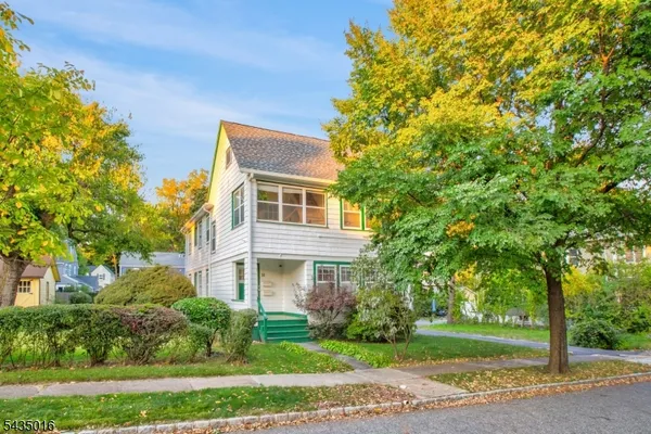 $3,350 | 26 Howe Avenue, Unit 2, Montclair, NJ 07042