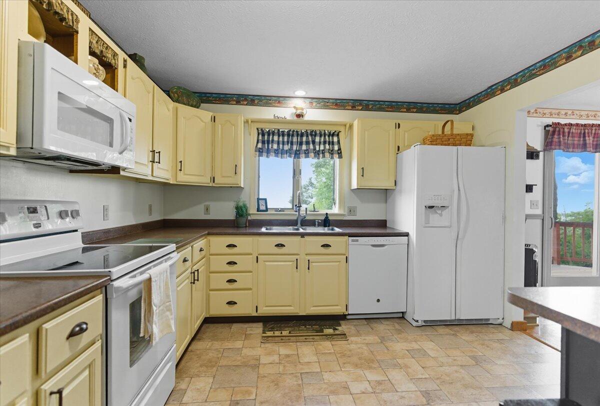 845 Upper Street Turner, ME 04282 - Photo 8 of 84 65-845 Upper St_Turner_ME-65