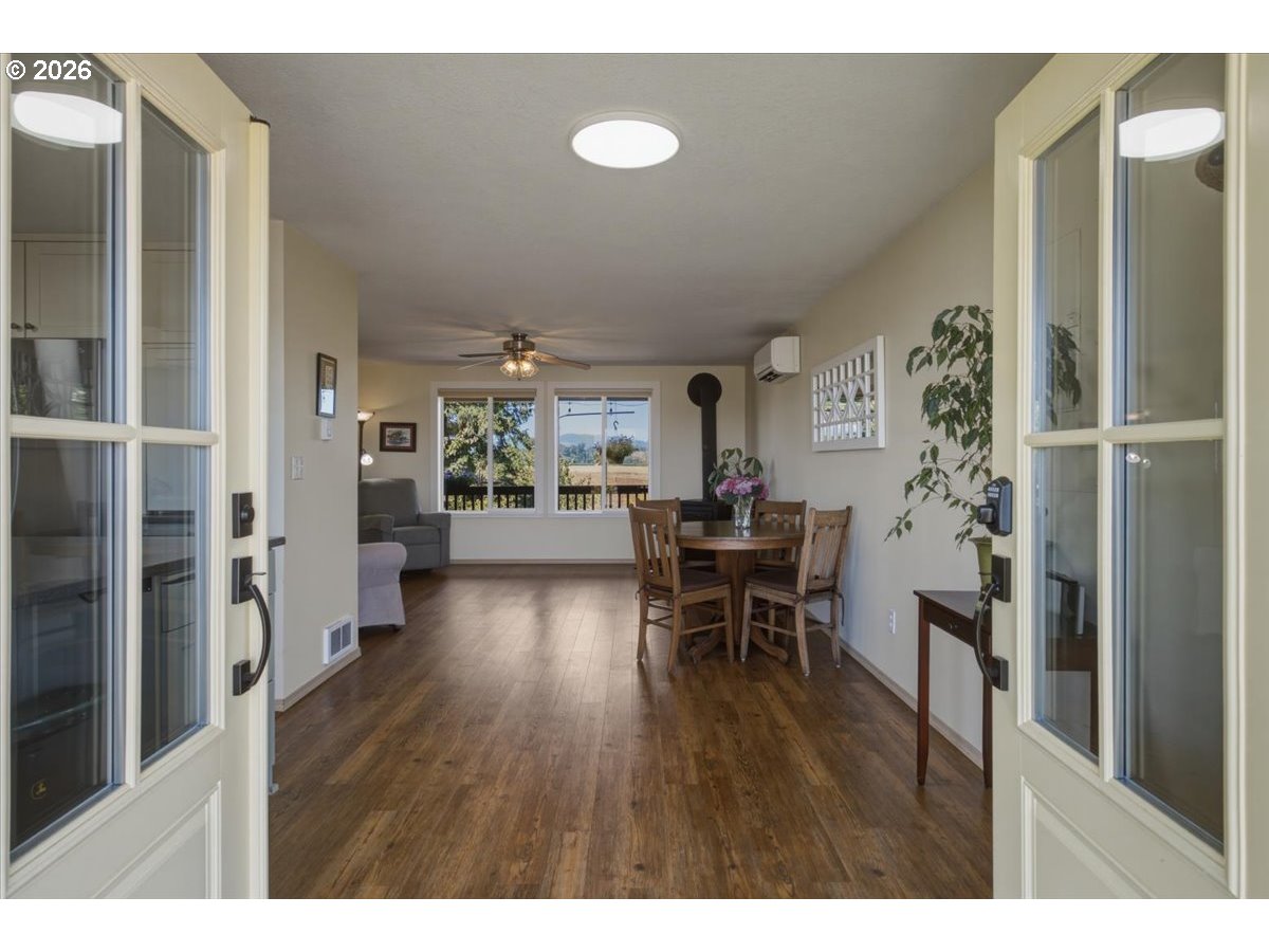 35050 Riverside Drive Albany, OR 97321 - Photo 6 of 48