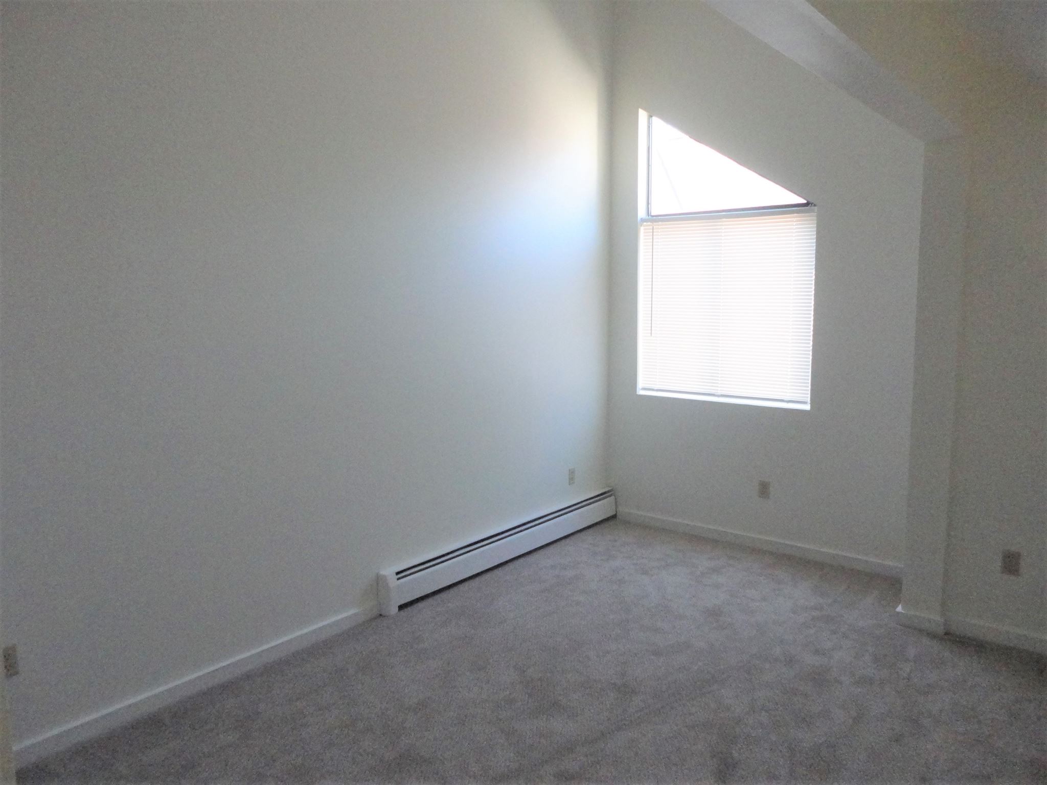49 Franklin Heights Rochester, NH 03867 - Photo 12 of 23