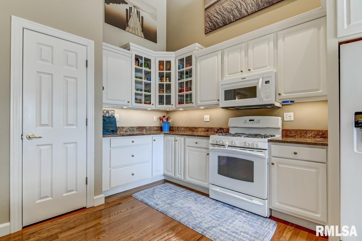 2700 Tartan Way Springfield, IL 62711 - Photo 13 of 47