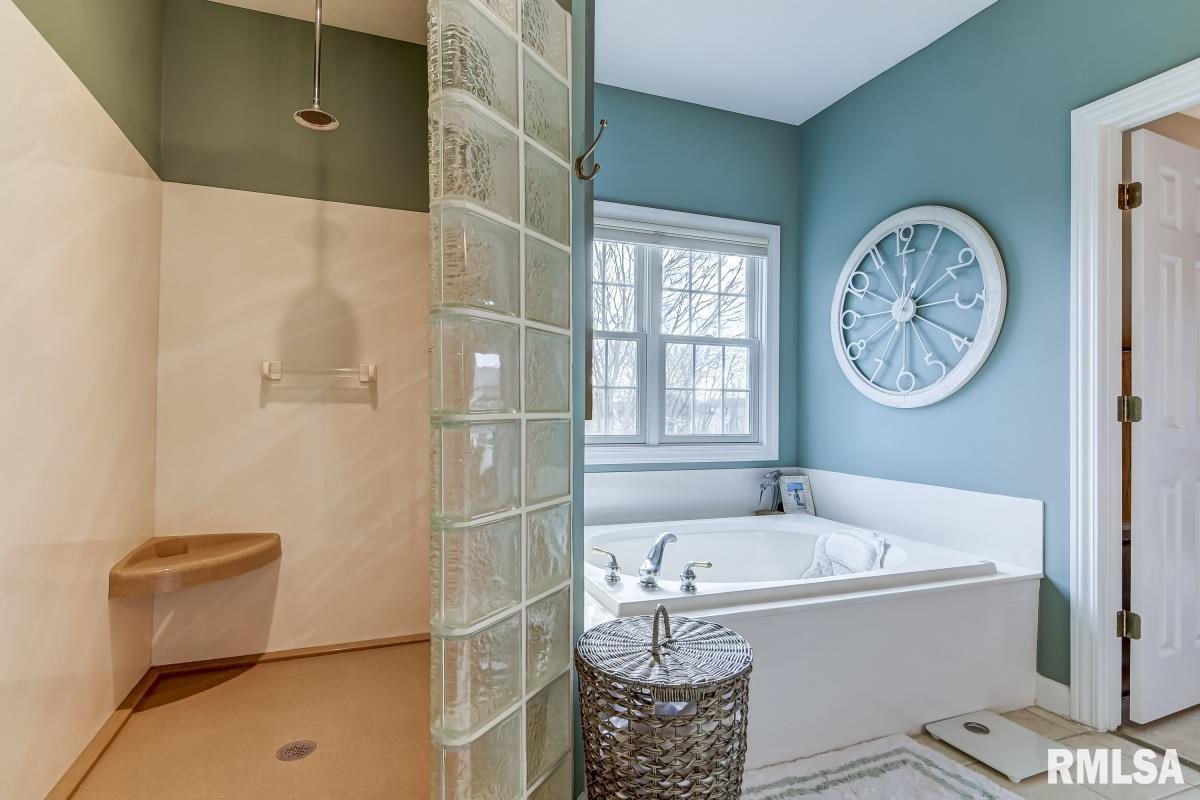2700 Tartan Way Springfield, IL 62711 - Photo 22 of 47