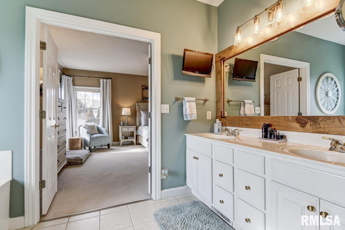 2700 Tartan Way Springfield, IL 62711 - Photo 23 of 47
