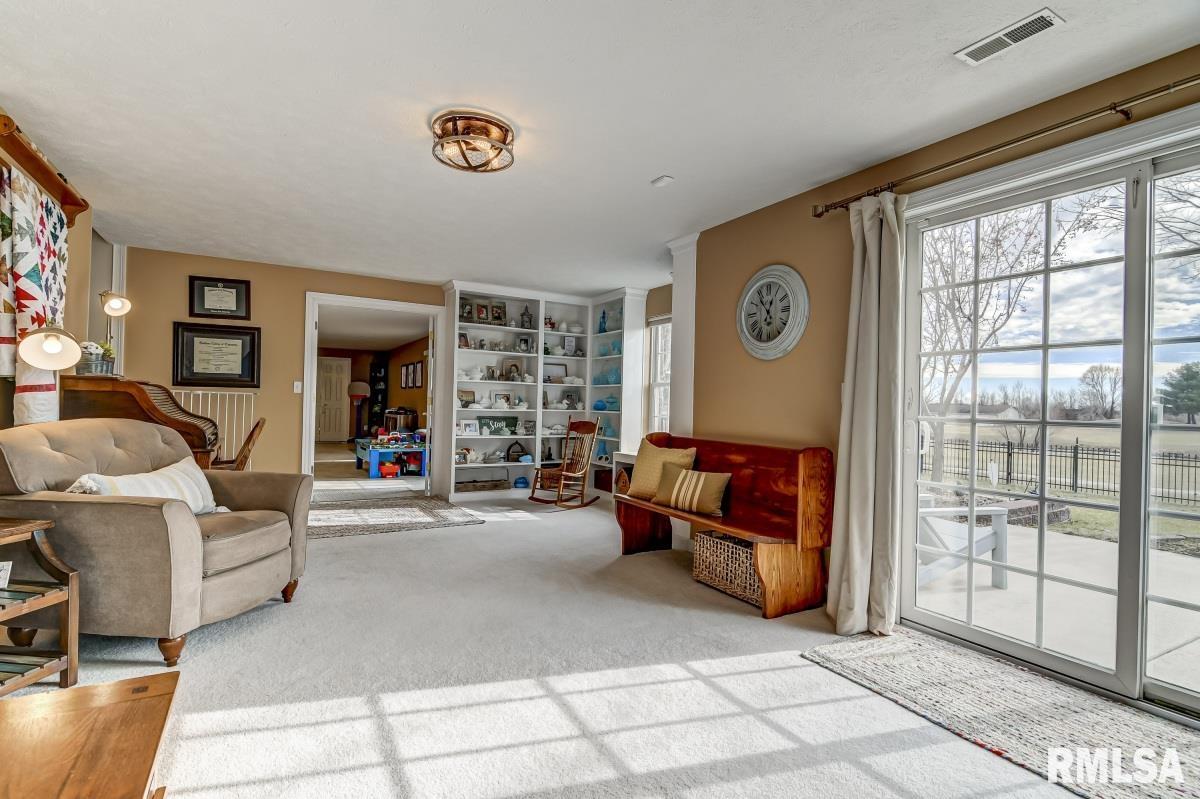 2700 Tartan Way Springfield, IL 62711 - Photo 32 of 47