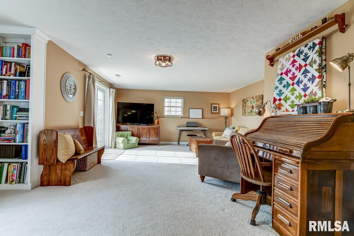 2700 Tartan Way Springfield, IL 62711 - Photo 35 of 47
