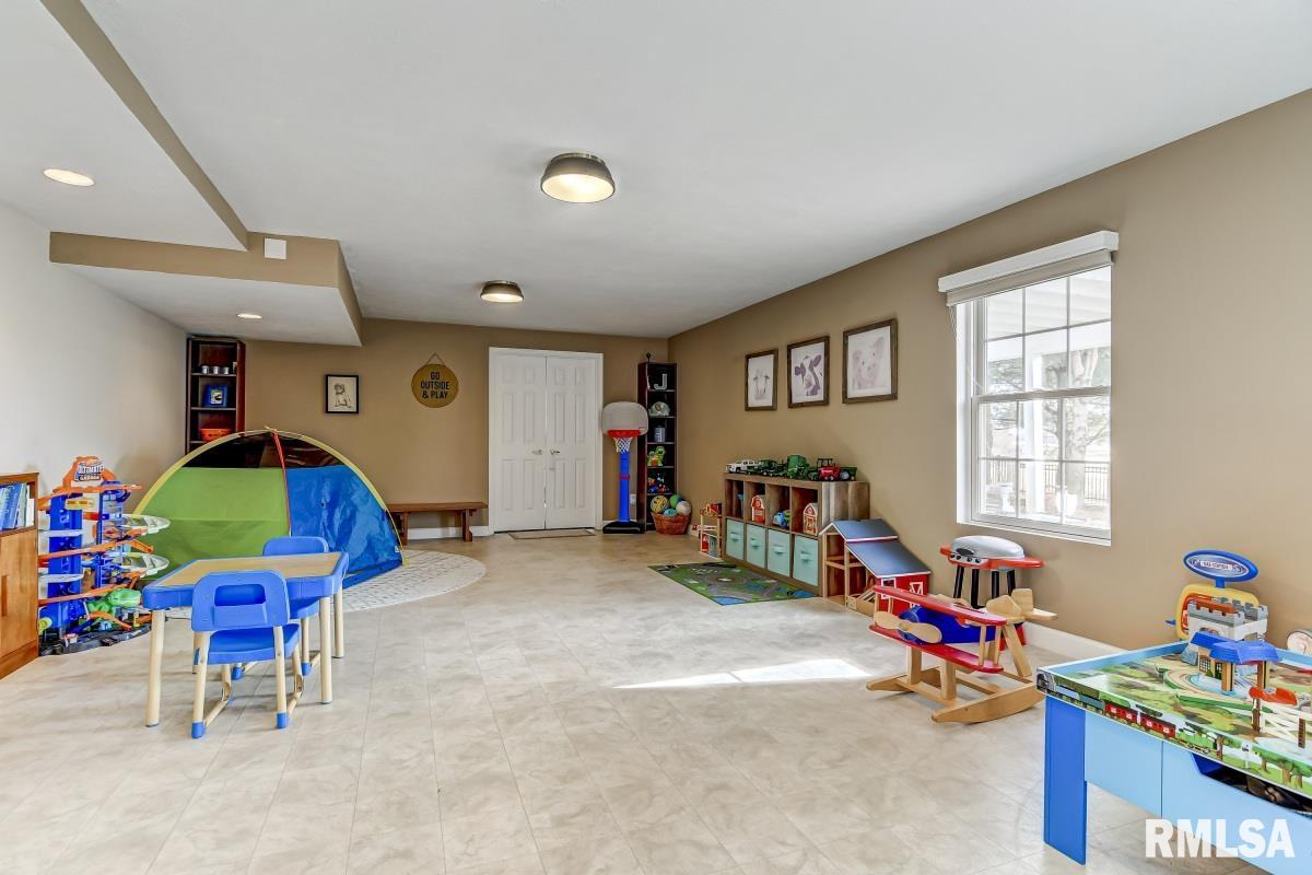 2700 Tartan Way Springfield, IL 62711 - Photo 39 of 47