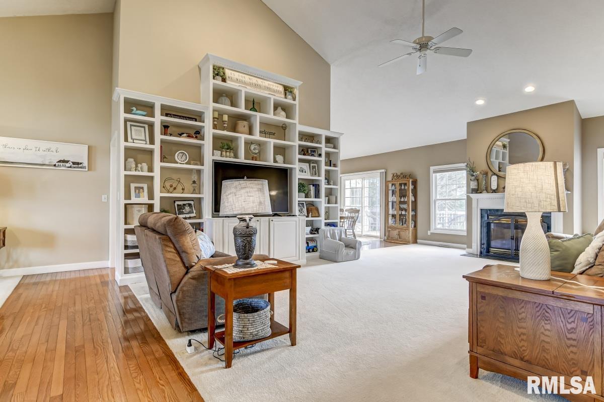2700 Tartan Way Springfield, IL 62711 - Photo 4 of 47