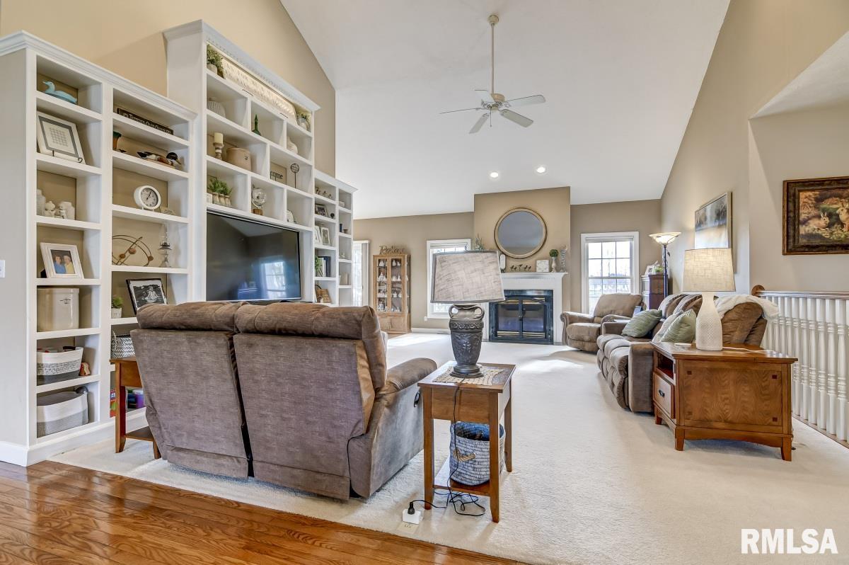 2700 Tartan Way Springfield, IL 62711 - Photo 8 of 47