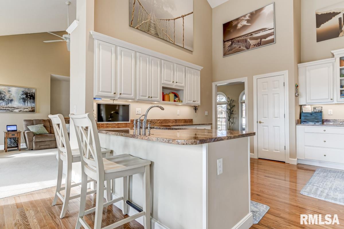 2700 Tartan Way Springfield, IL 62711 - Photo 9 of 47