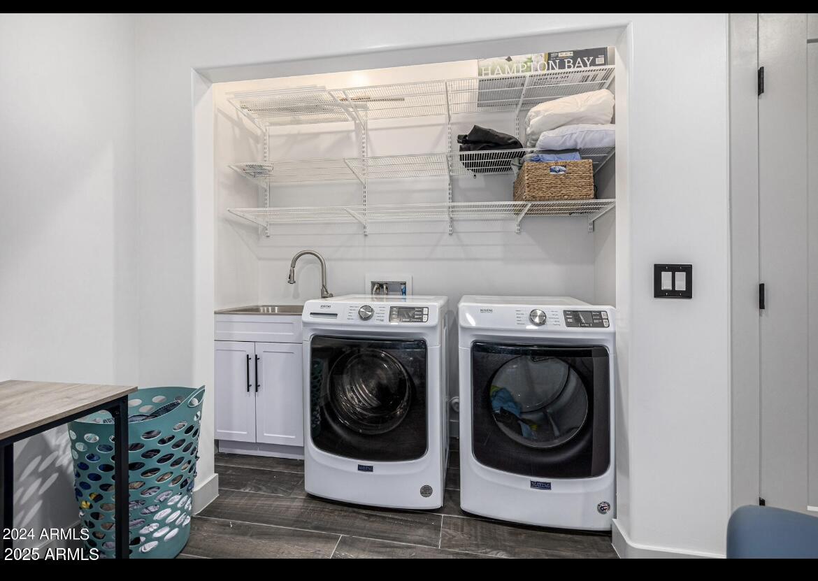 1829 West Cloud Road Phoenix, AZ 85086 - Photo 11 of 18 a utility room with dryer and washer