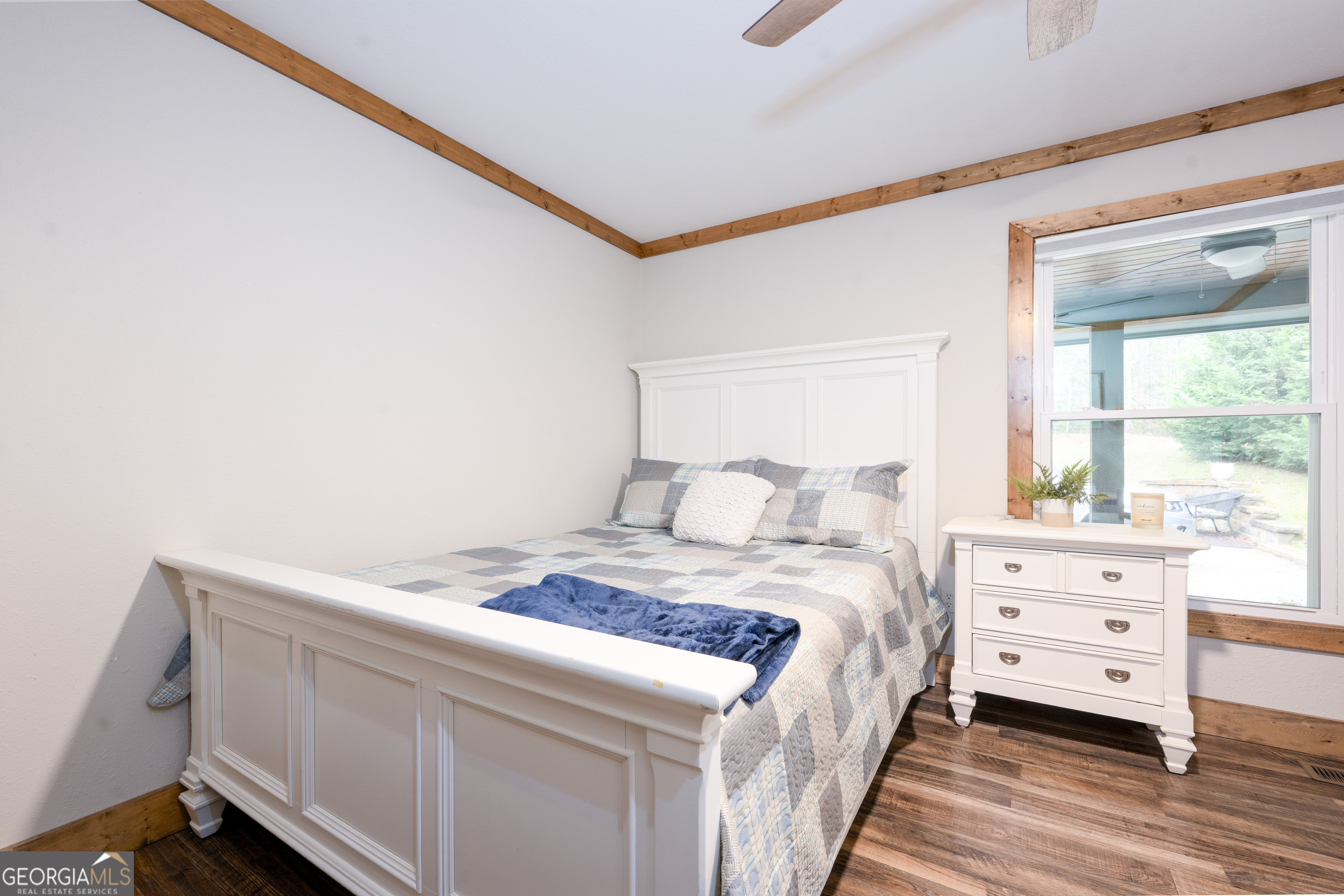 206 Hedden Road Murphy, NC 28906 - Photo 15 of 29 a bedroom with a bed and a dresser