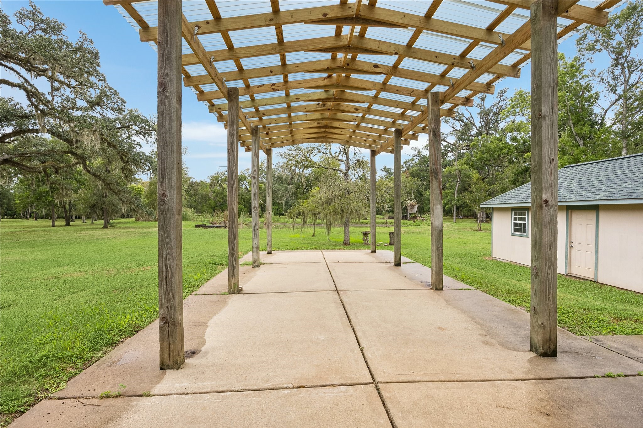 17502 Hamill Drive Rosharon, TX 77583 - Photo 36 of 39 Large, covered back patio.