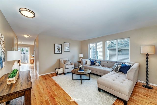 $705,000 | 407 South 53rd Place, Renton, WA 98055