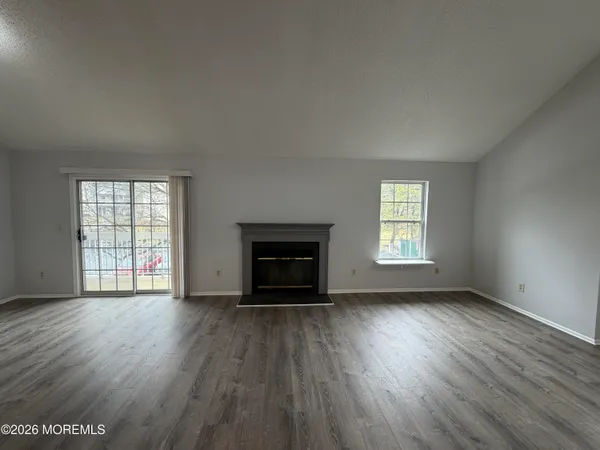 $3,000 | 6 Nashville Court, Tinton Falls, NJ 07712