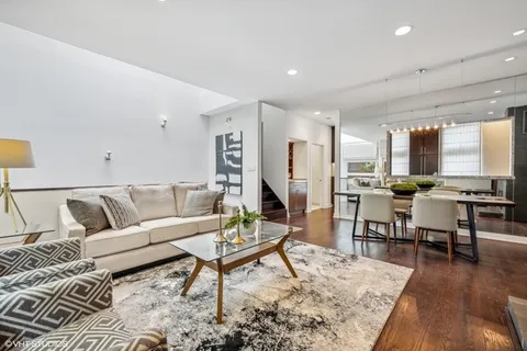 $875,000 | 1967 North Maud Avenue, Unit A, Chicago, IL 60614