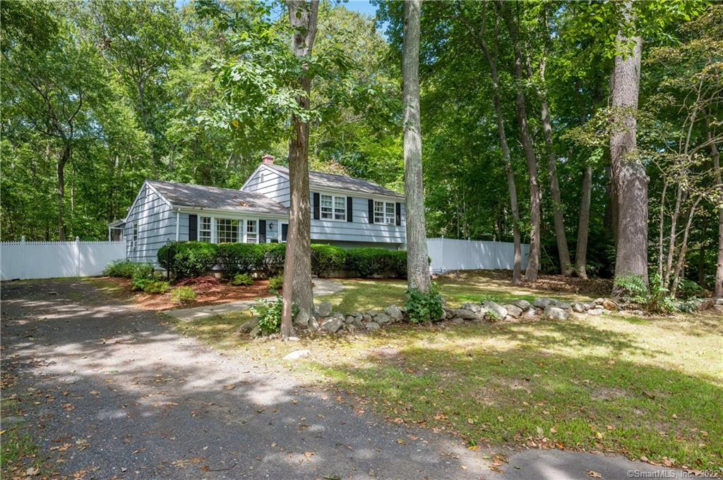 2 Longate Road sits pretty, private and welcoming!