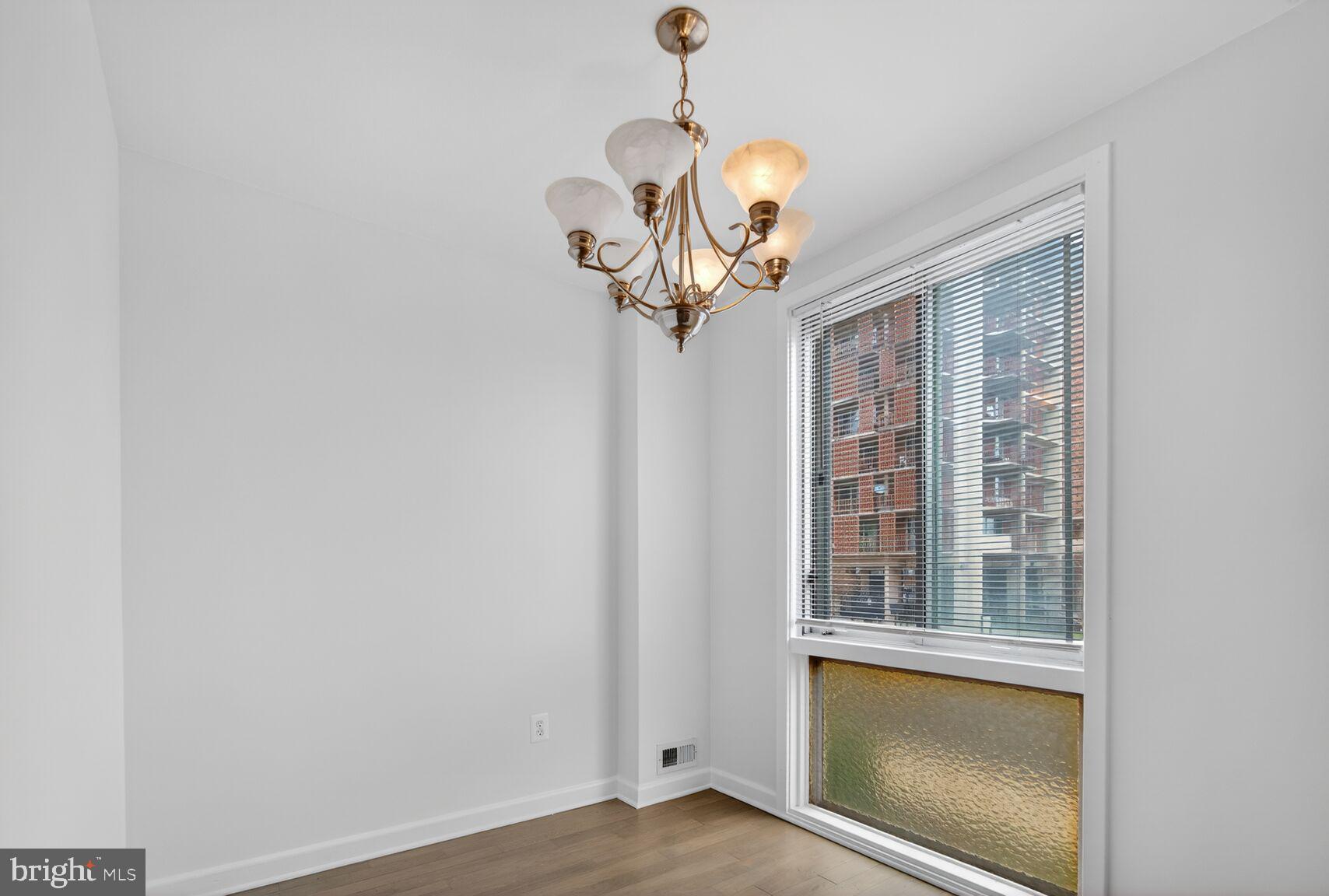 301 I Street Southwest, Unit 108 Washington, DC 20024 - Photo 6 of 21 Dining nook