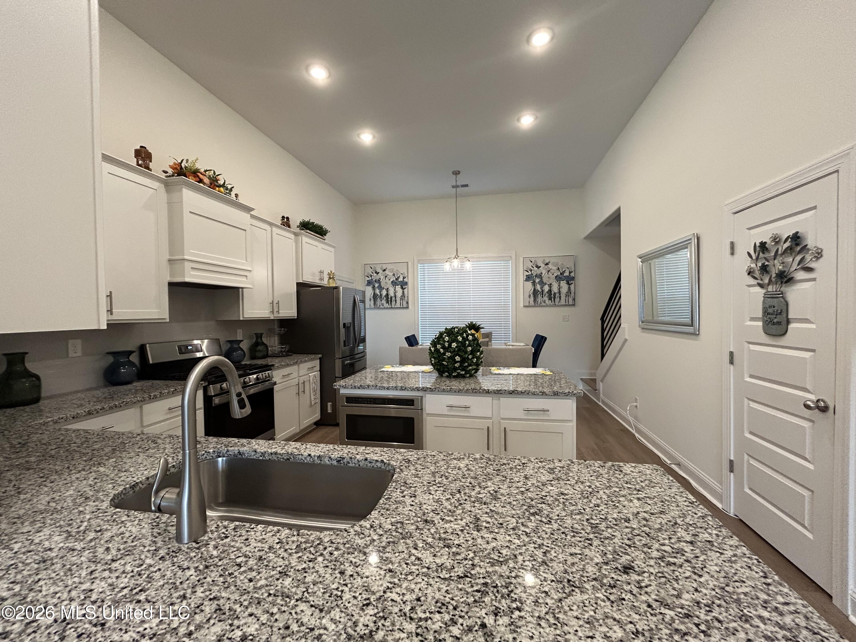 441 Centerline Roper Loop Byhalia, MS 38611 - Photo 4 of 17 Kitchen