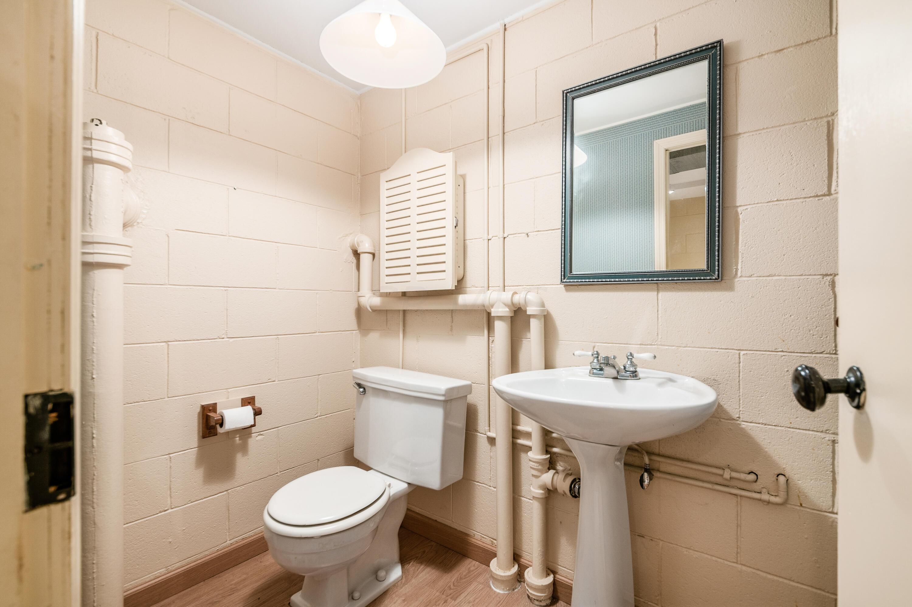 2591 Middlesex Road Columbus, OH 43220 - Photo 29 of 39 029_b62fd_L 2591 Middlesex076