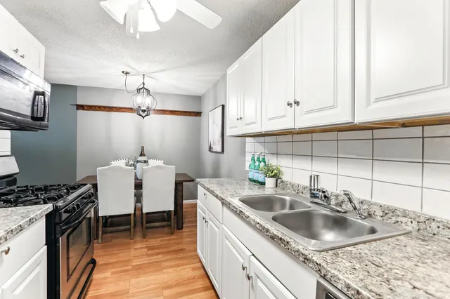 $130,000 | 4207 Lakeside Avenue North, Unit 134, Brooklyn Center, MN 55429