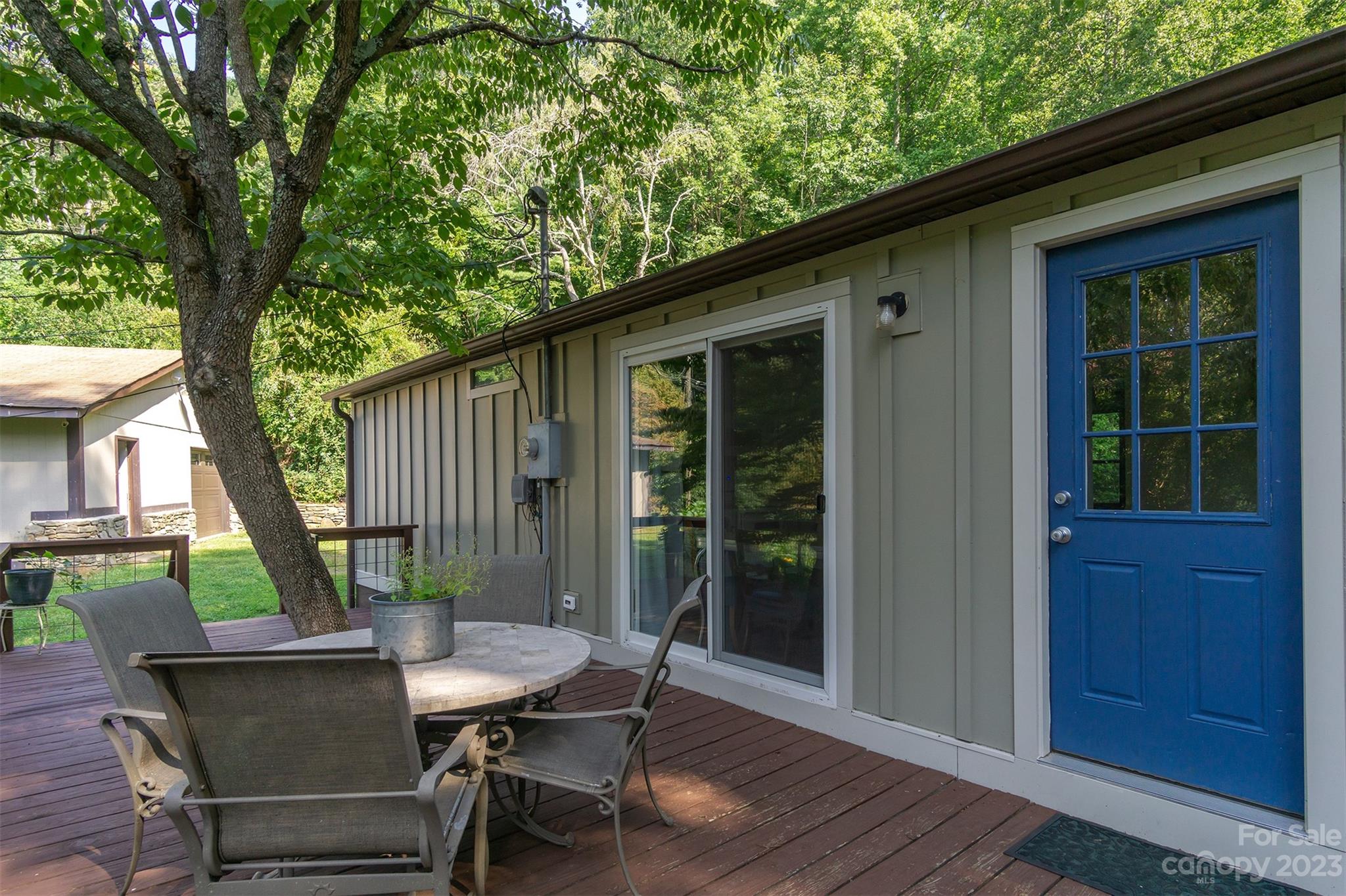 302 Riddle Road Swannanoa, NC 28778 - Photo 17 of 38 Gallery Image 17