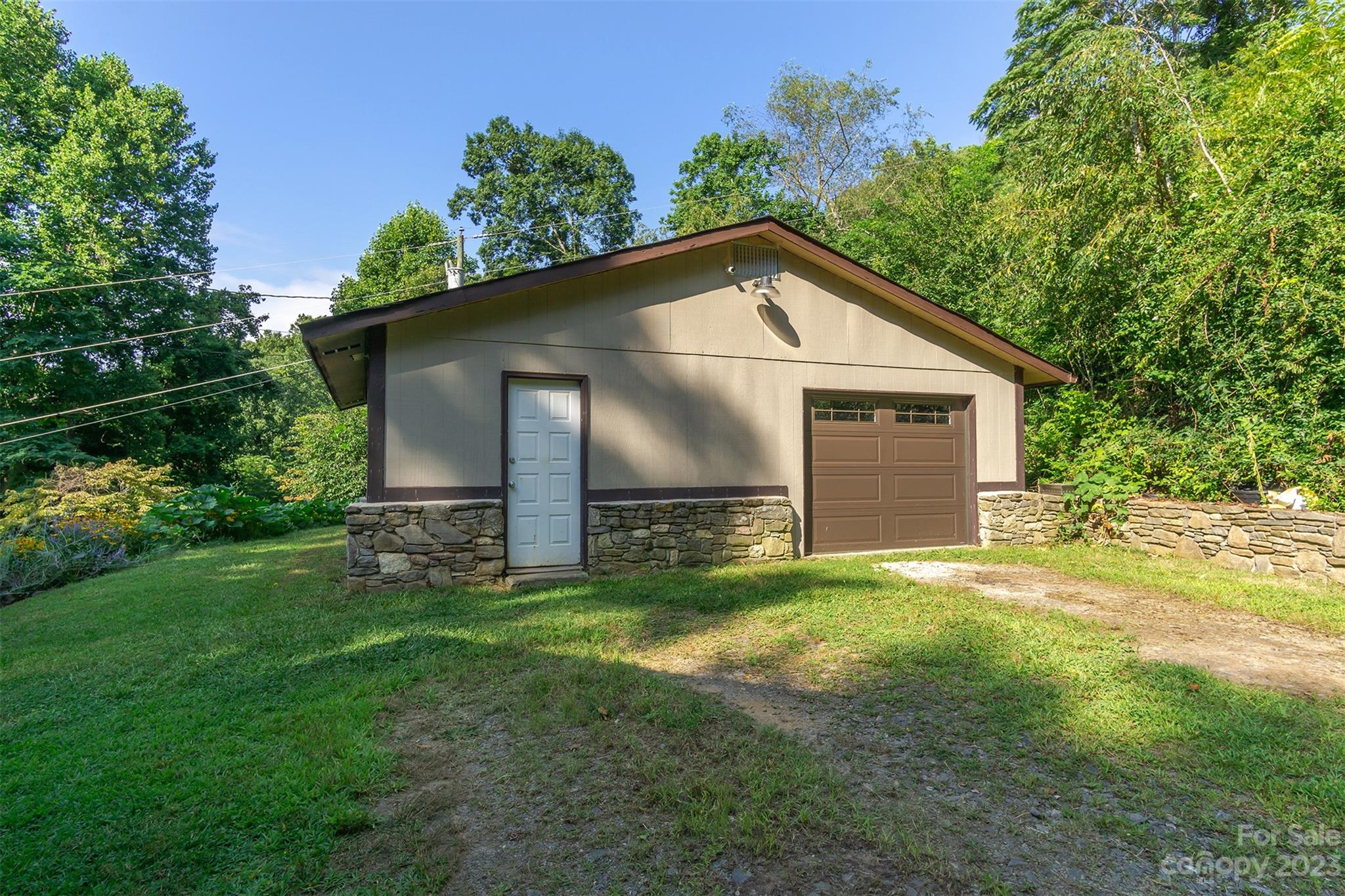 302 Riddle Road Swannanoa, NC 28778 - Photo 19 of 38 Gallery Image 19