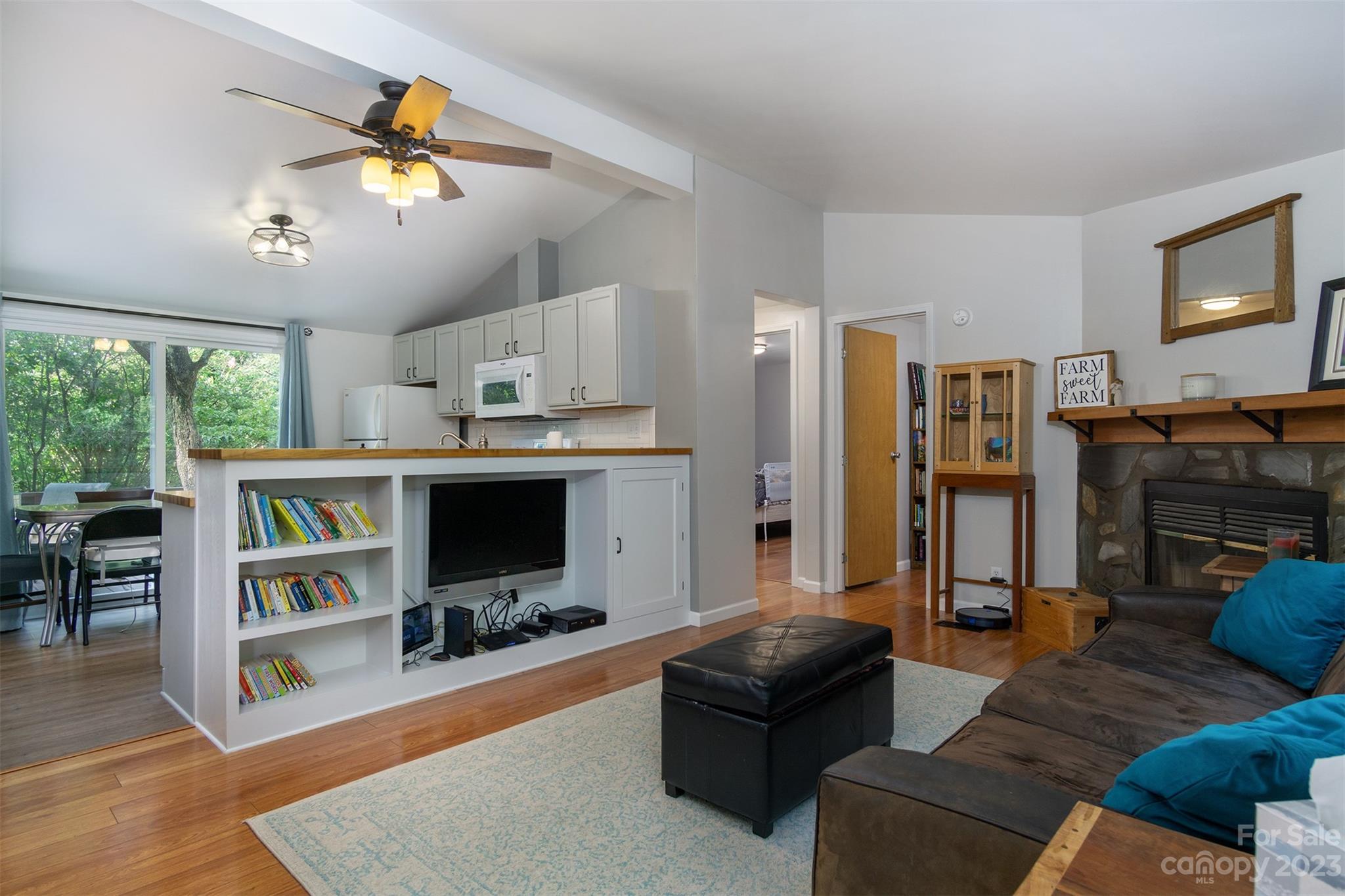 302 Riddle Road Swannanoa, NC 28778 - Photo 2 of 38 Gallery Image 2