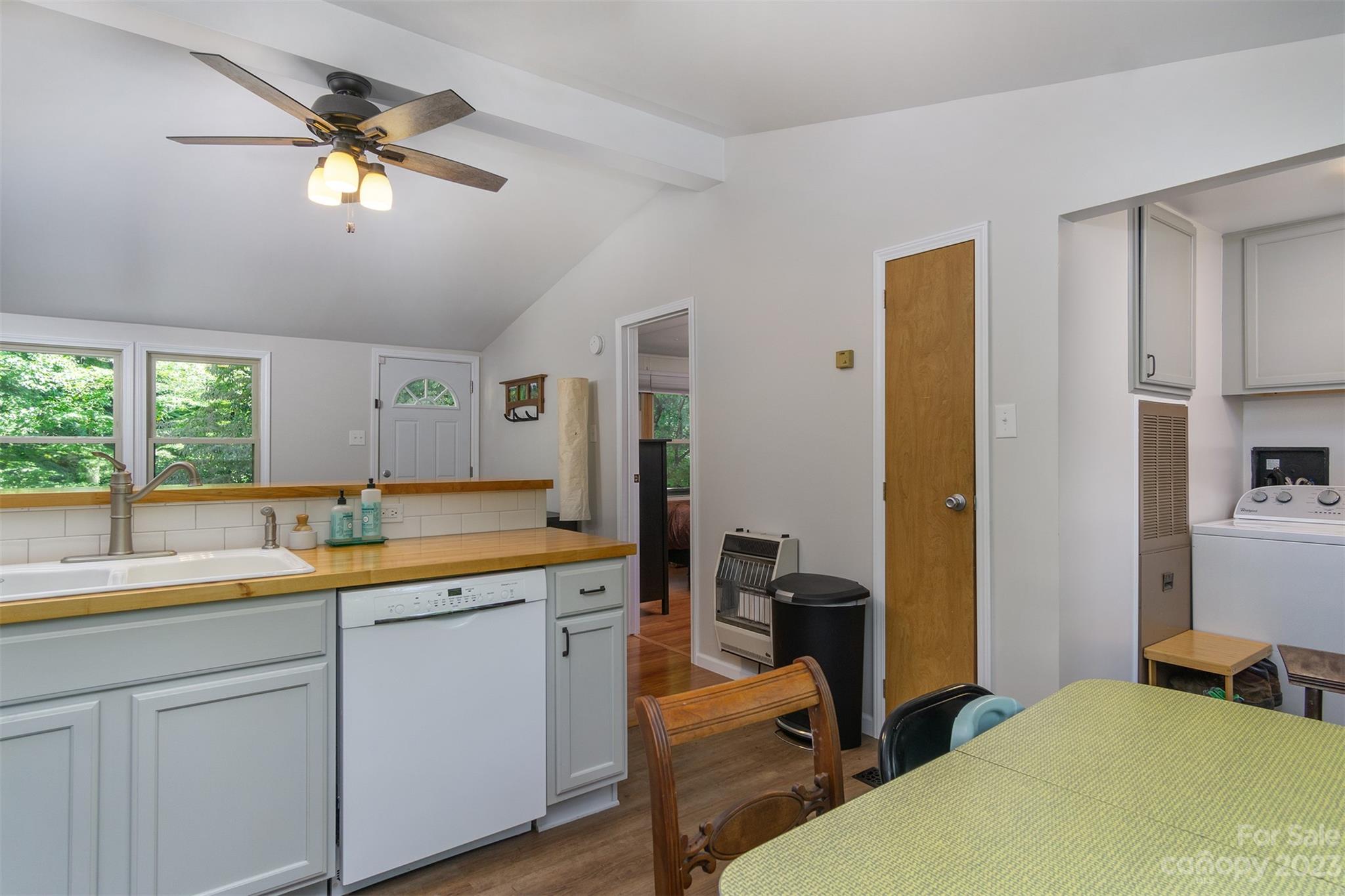 302 Riddle Road Swannanoa, NC 28778 - Photo 5 of 38 Gallery Image 5