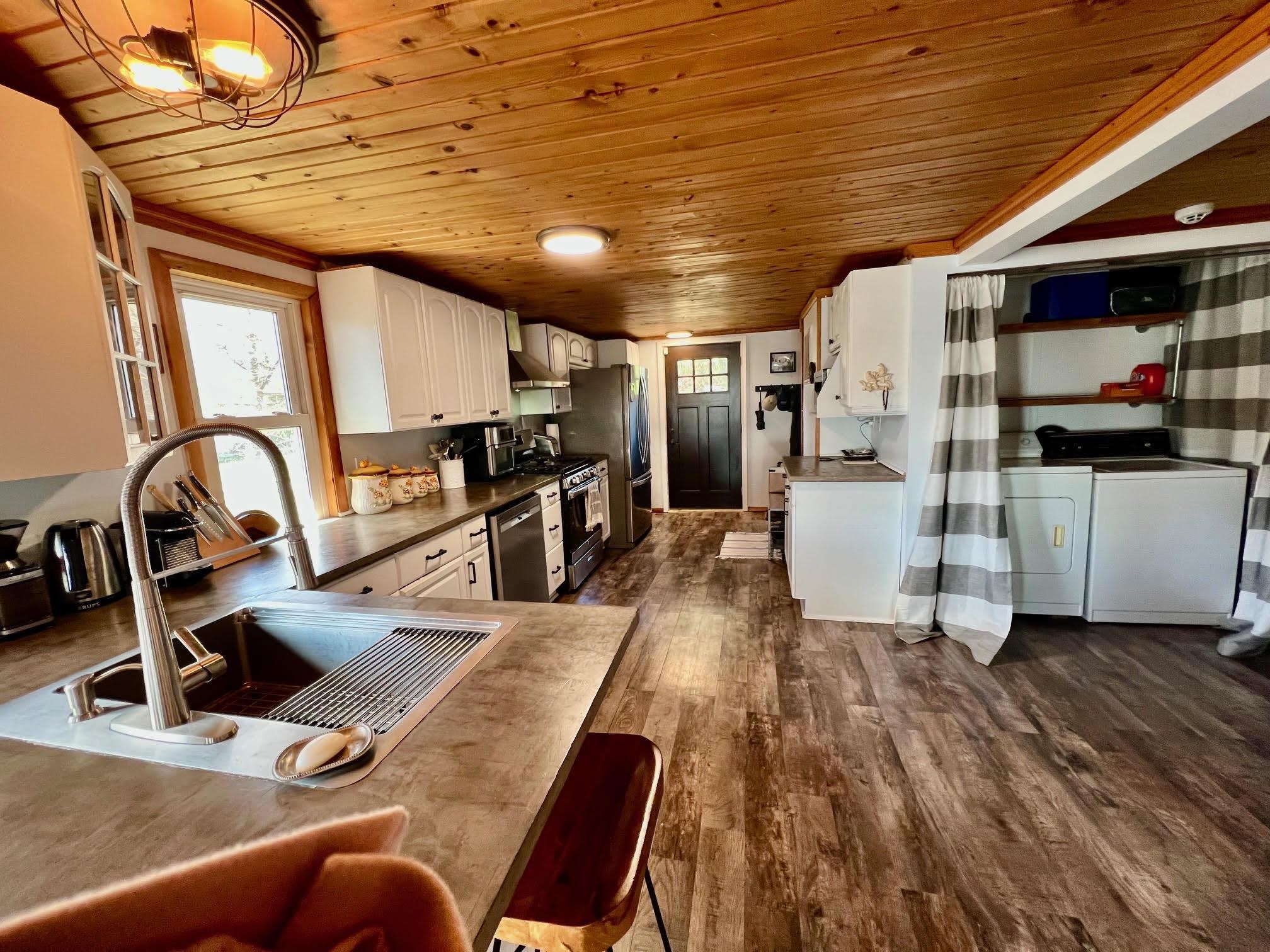 356 Killarney Beach Road Bay City, MI 48706 - Photo 14 of 47