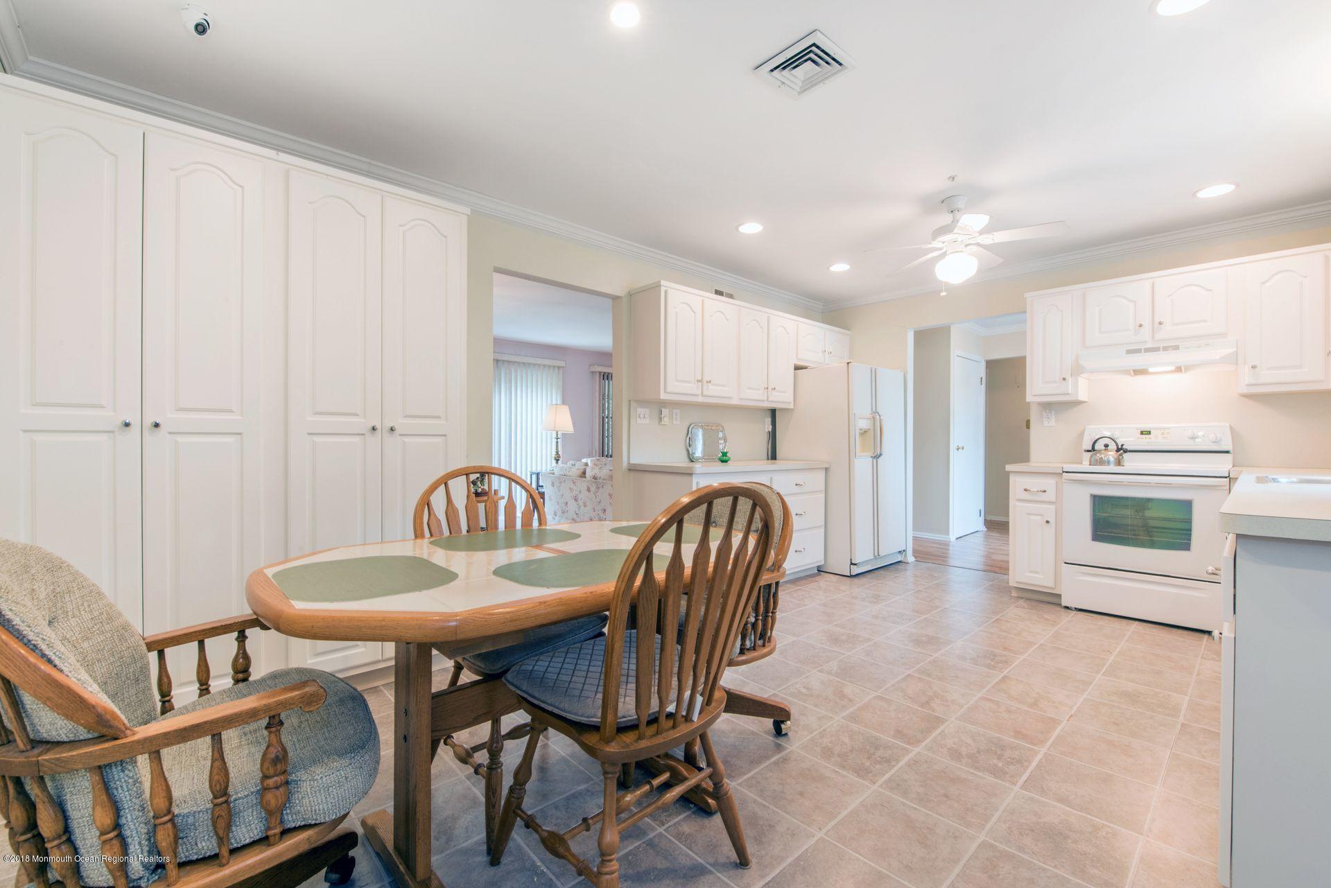 97 A Evesham Road Freehold, NJ 07728 - Photo 10 of 21 Full-length Kitchen Cabsj