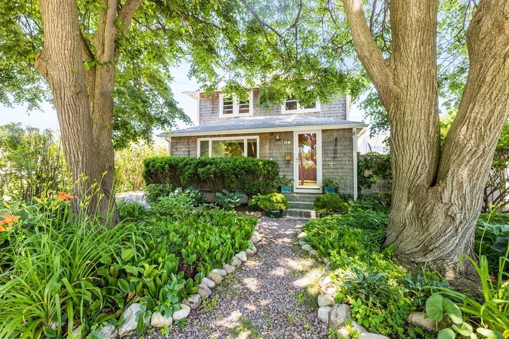 87 Marion Road Scituate, MA 02066 - Photo 2 of 32